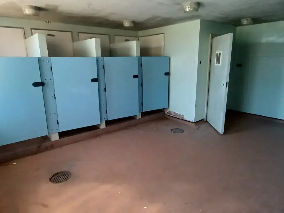 Toilets & Bathrooms